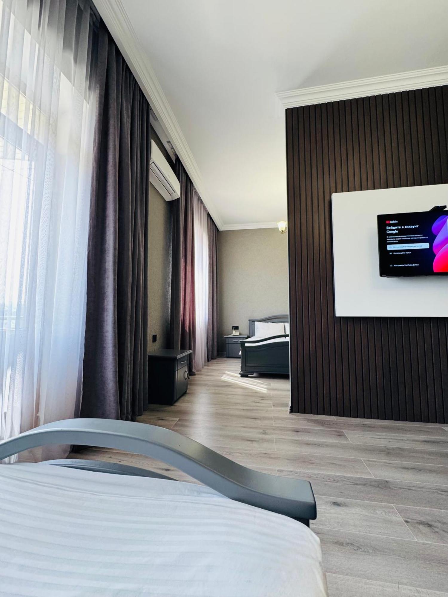 Capital Hotel Jereván Kültér fotó
