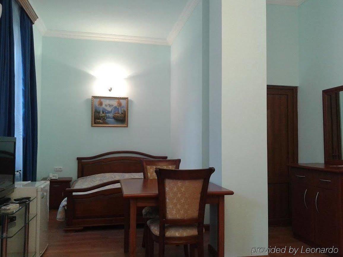 Capital Hotel Jereván Kültér fotó