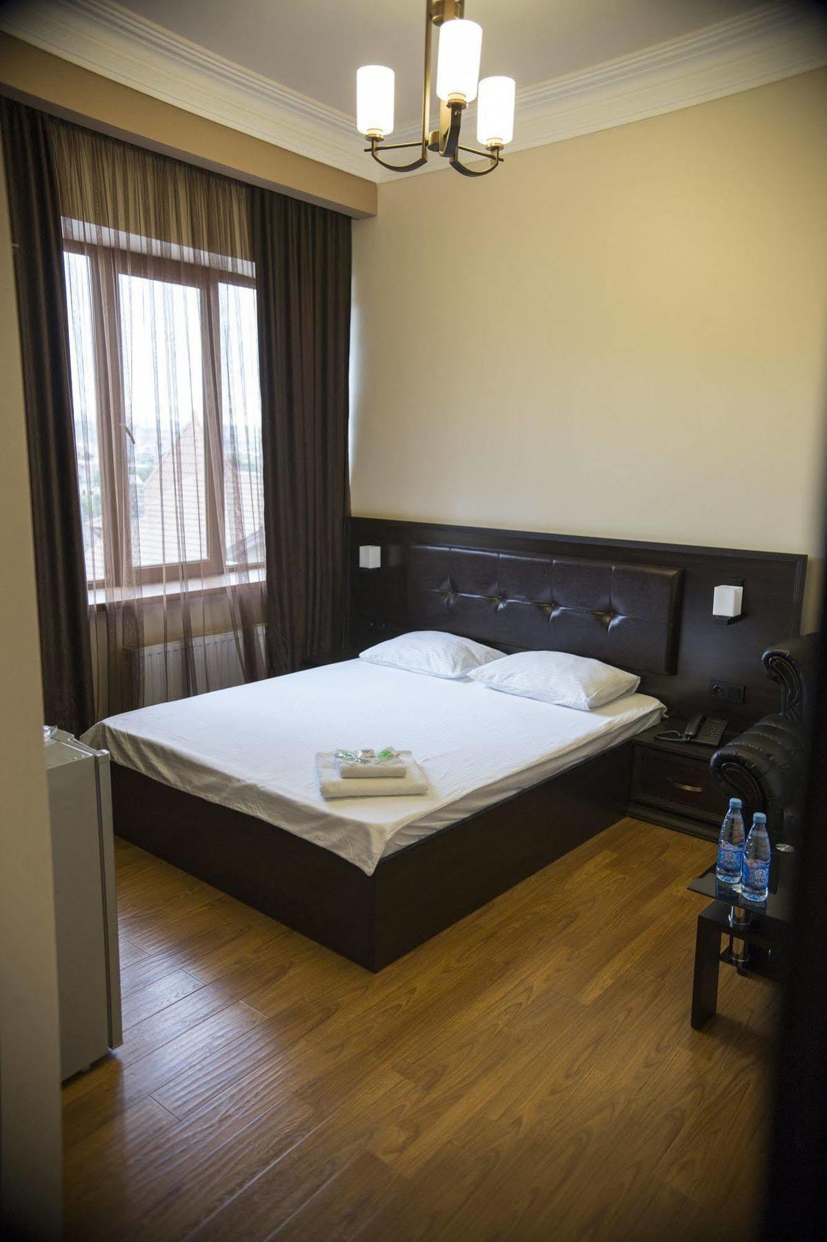 Capital Hotel Jereván Kültér fotó
